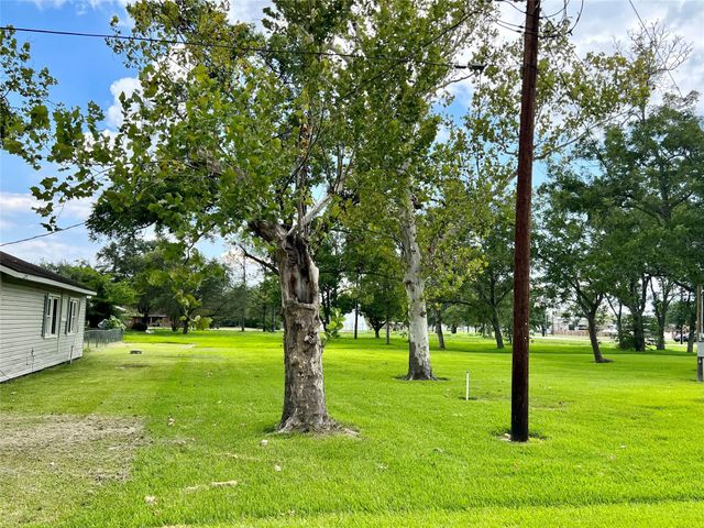 14414 2nd Street, Santa Fe, TX 77517