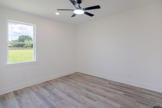 104 W Teal Dr, Troup, TX 75789