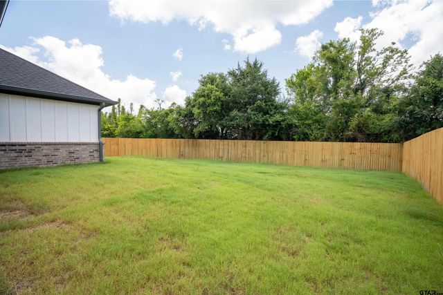 104 W Teal Dr, Troup, TX 75789