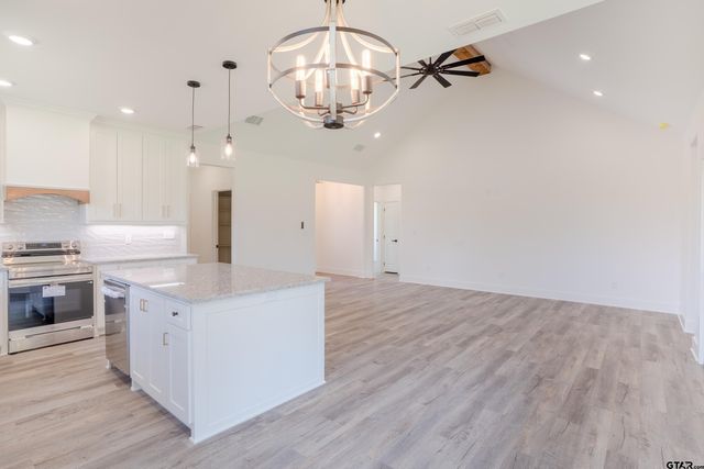 104 W Teal Dr, Troup, TX 75789