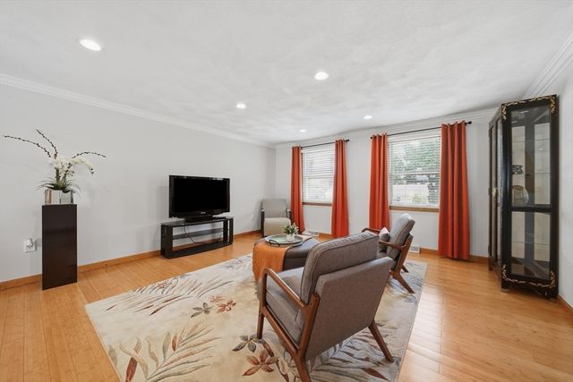 2 Dobbins Drive, Woburn, MA 01801