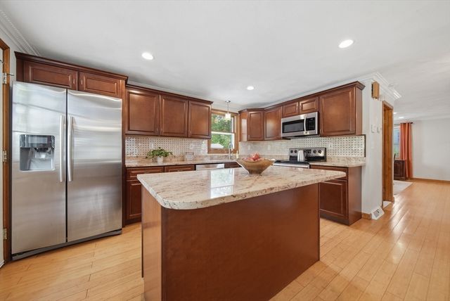 2 Dobbins Drive, Woburn, MA 01801