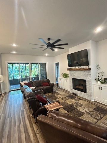 14431 Horseshoe Lane, Rogers, AR 72756