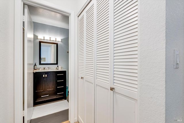 146 Sandpiper Ct, Novato, CA 94949