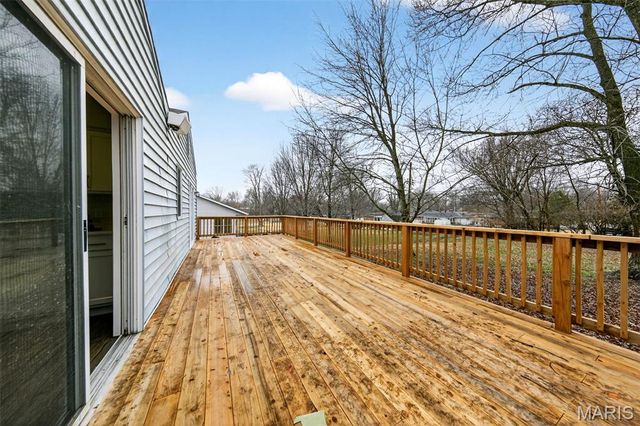 127 Ivy Court, Ballwin, MO 63011