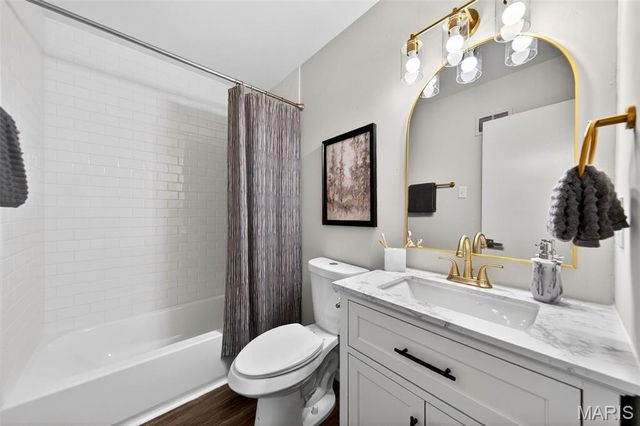 127 Ivy Court, Ballwin, MO 63011