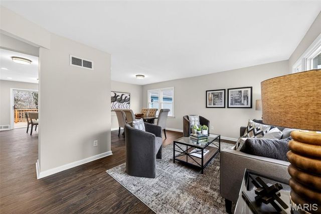 127 Ivy Court, Ballwin, MO 63011