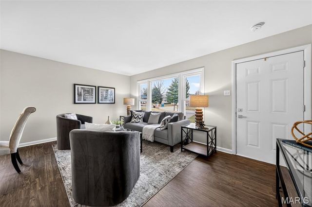 127 Ivy Court, Ballwin, MO 63011