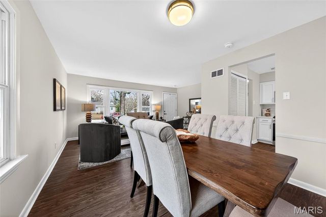 127 Ivy Court, Ballwin, MO 63011