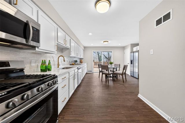 127 Ivy Court, Ballwin, MO 63011