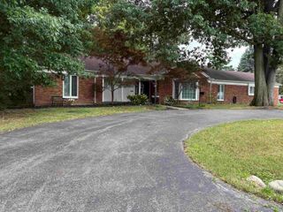 1402 Woodslea Street, Flint, MI 48507