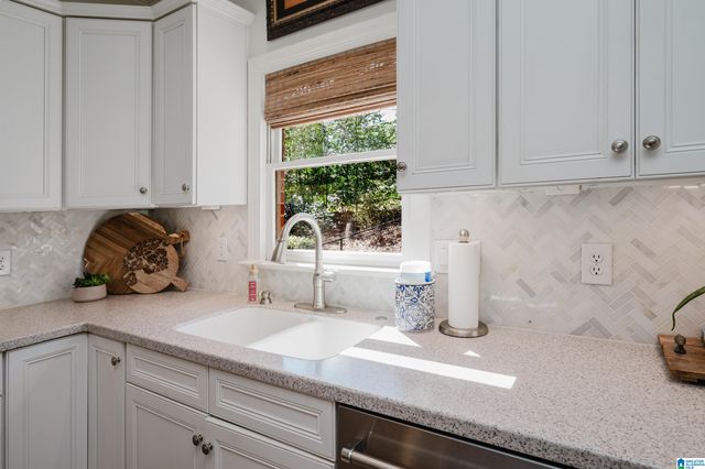 2722 PADEN TRAIL, Vestavia Hills, AL 35226