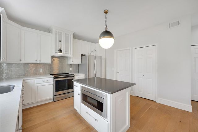 6997 Edington Circle, Shakopee, MN 55379