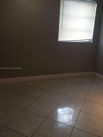 3642 NE 171st St 208, North Miami Beach, FL 33160