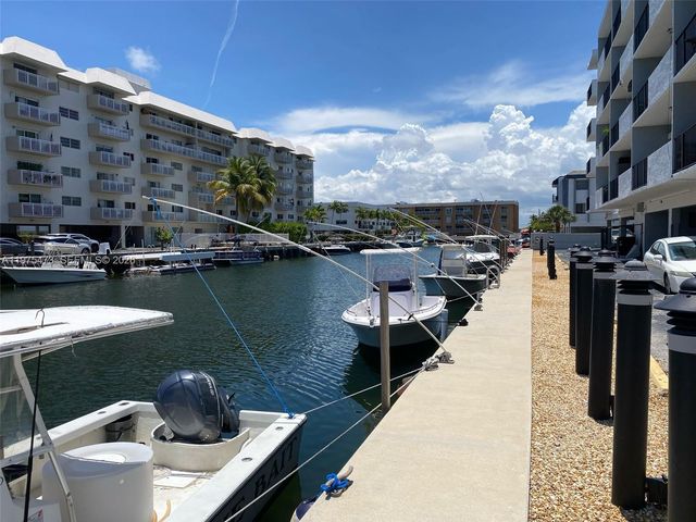 3642 NE 171st St 208, North Miami Beach, FL 33160