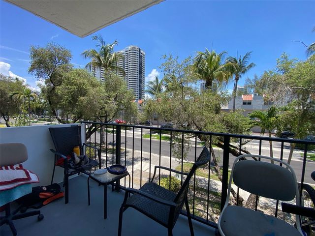 3642 NE 171st St 208, North Miami Beach, FL 33160