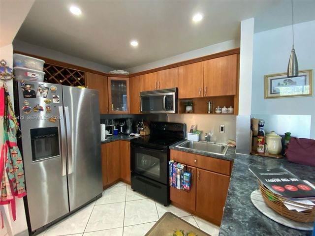 3642 NE 171st St 208, North Miami Beach, FL 33160