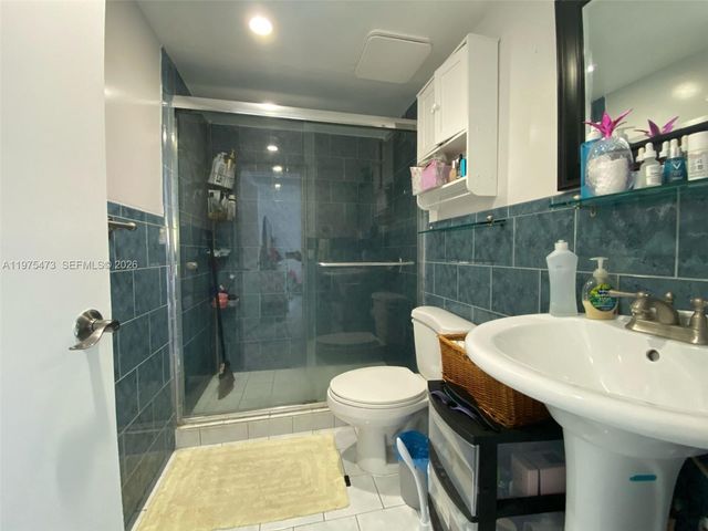 3642 NE 171st St 208, North Miami Beach, FL 33160