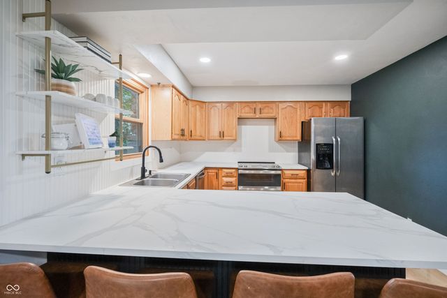3171 E 600 N, Windfall, IN 46076