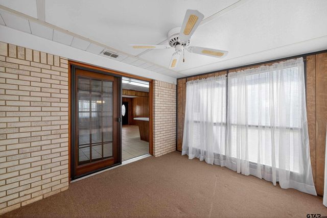 106 Southview Dr, Henderson, TX 75654