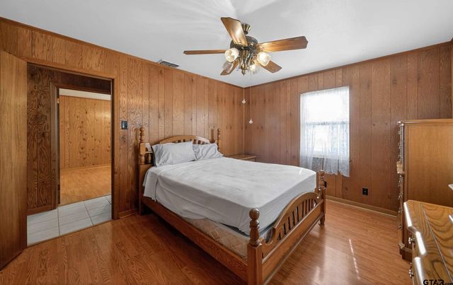 106 Southview Dr, Henderson, TX 75654