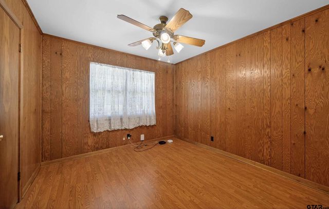 106 Southview Dr, Henderson, TX 75654