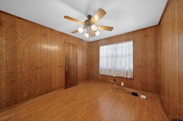 106 Southview Dr, Henderson, TX 75654