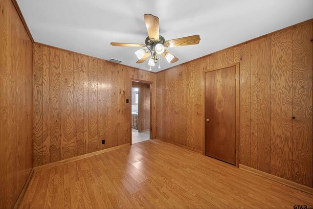 106 Southview Dr, Henderson, TX 75654