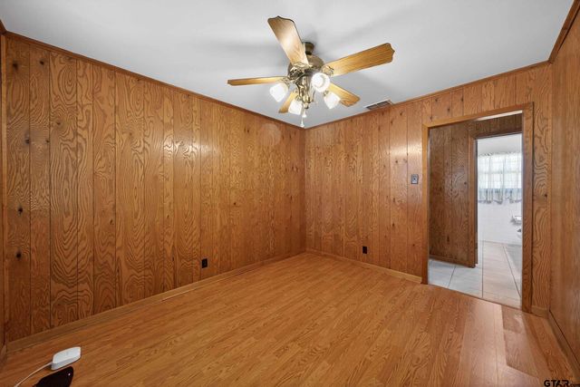 106 Southview Dr, Henderson, TX 75654