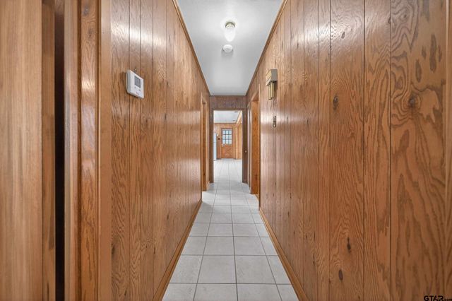 106 Southview Dr, Henderson, TX 75654