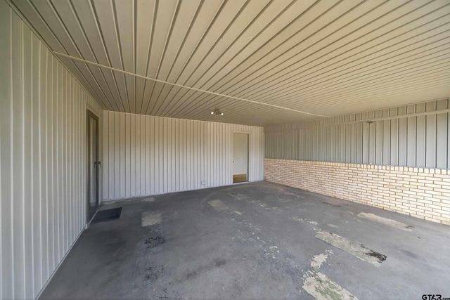 106 Southview Dr, Henderson, TX 75654