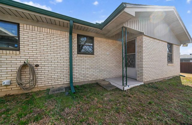 106 Southview Dr, Henderson, TX 75654