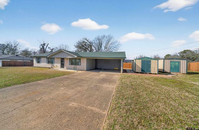 106 Southview Dr, Henderson, TX 75654