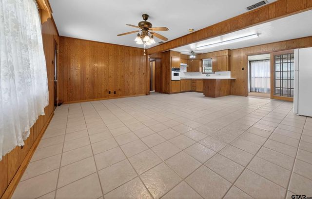 106 Southview Dr, Henderson, TX 75654