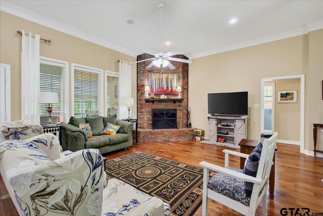 1448 W Tanglewood Dr, Hideaway, TX 75771