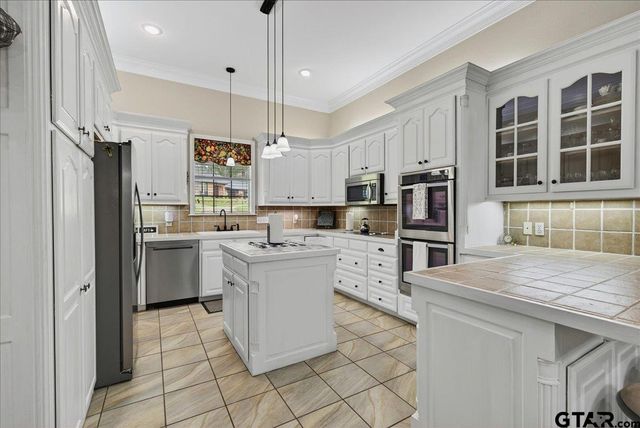 1448 W Tanglewood Dr, Hideaway, TX 75771