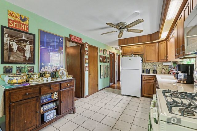 4996 Wick Drive, Oak Lawn, IL 60453