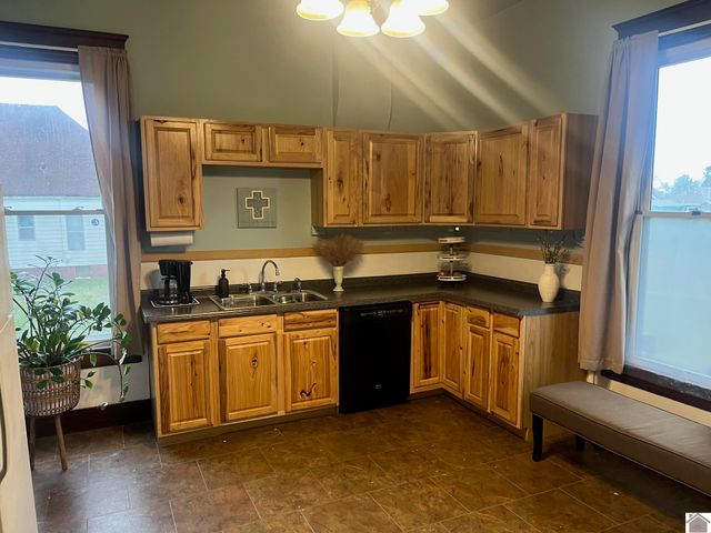 1742 N 12th St., Paducah, KY 42001