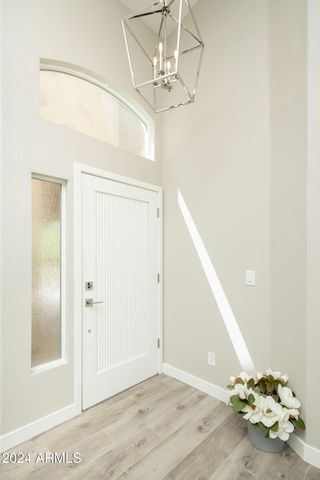 8918 E MAPLE Drive, Scottsdale, AZ 85255