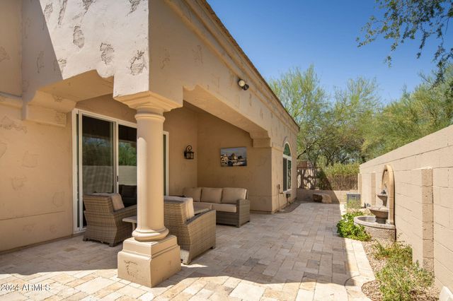 8918 E MAPLE Drive, Scottsdale, AZ 85255