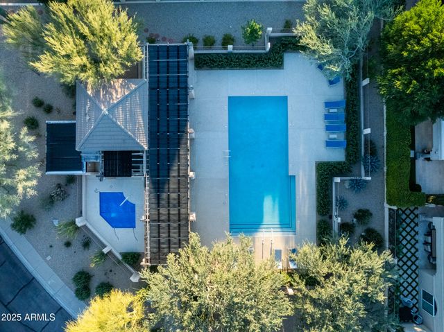 8918 E MAPLE Drive, Scottsdale, AZ 85255