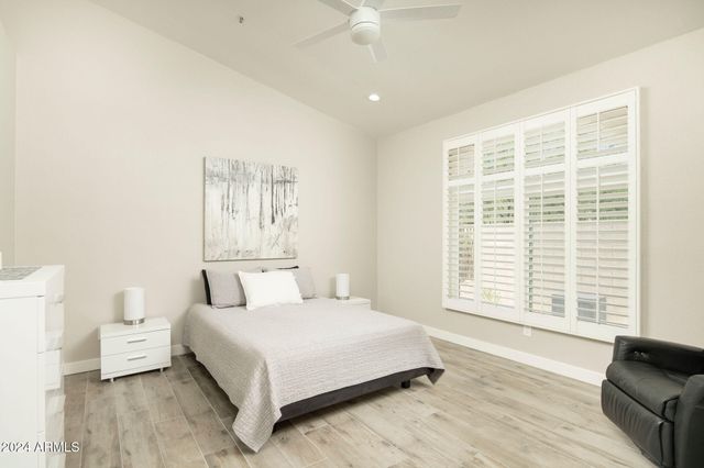 8918 E MAPLE Drive, Scottsdale, AZ 85255