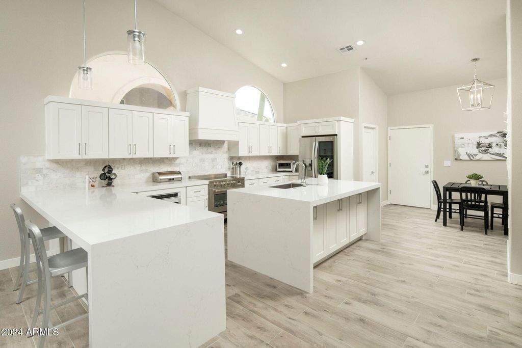 8918 E MAPLE Drive, Scottsdale, AZ 85255 — photo 2