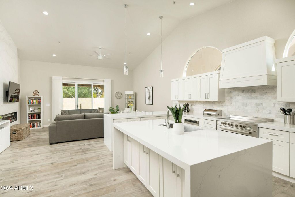 8918 E MAPLE Drive, Scottsdale, AZ 85255 — photo 5