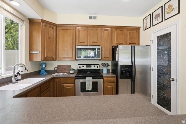 419 N KENT DR, North Salt Lake, UT 84054