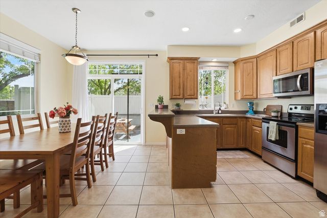 419 N KENT DR, North Salt Lake, UT 84054
