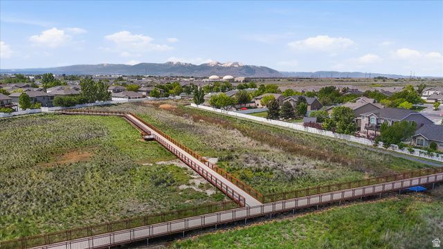419 N KENT DR, North Salt Lake, UT 84054
