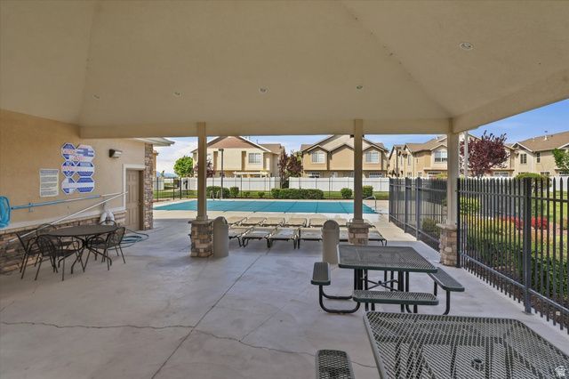 419 N KENT DR, North Salt Lake, UT 84054