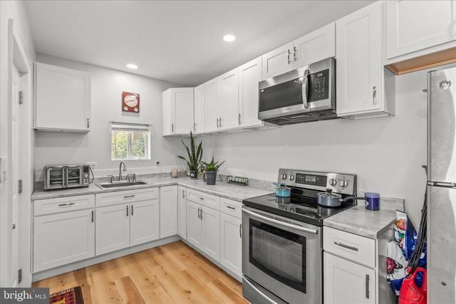 556 SALEM AVE, York, PA 17401