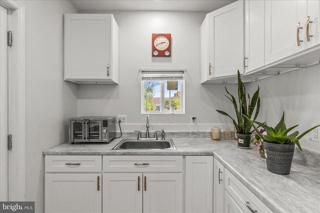 556 SALEM AVE, York, PA 17401